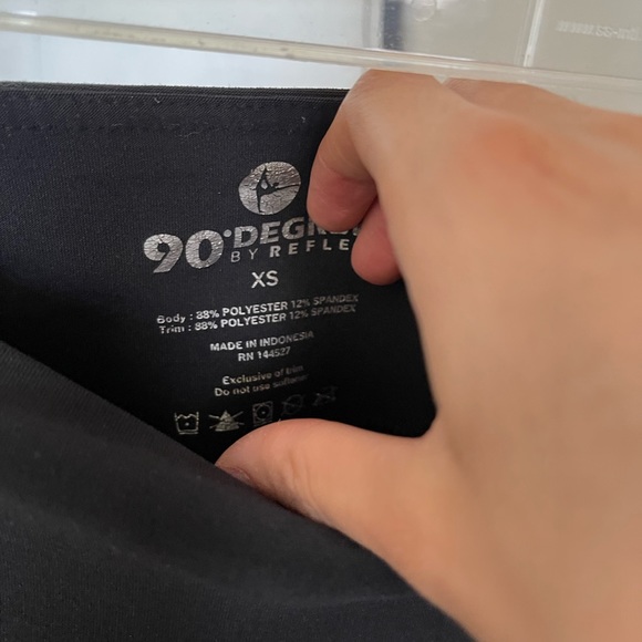 90 Degrees cropped activewear leggings - Picture 3 of 3
